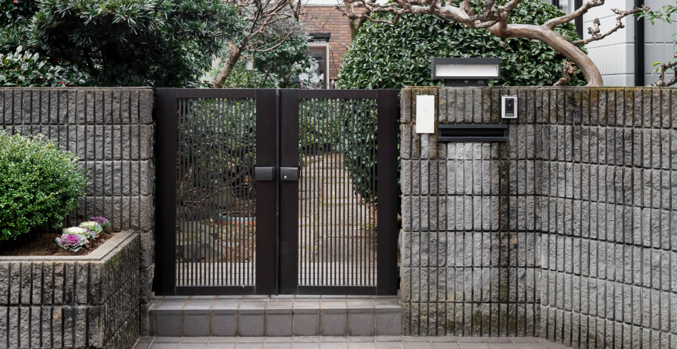 Gates & Railings (1)